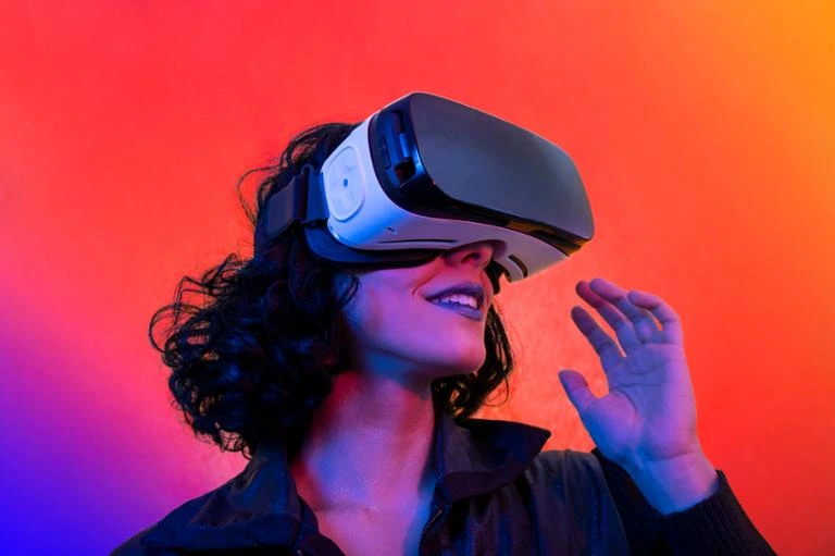 AR / VR headsets affect the media industry